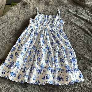Adorable spaghetti strap sun dress size L